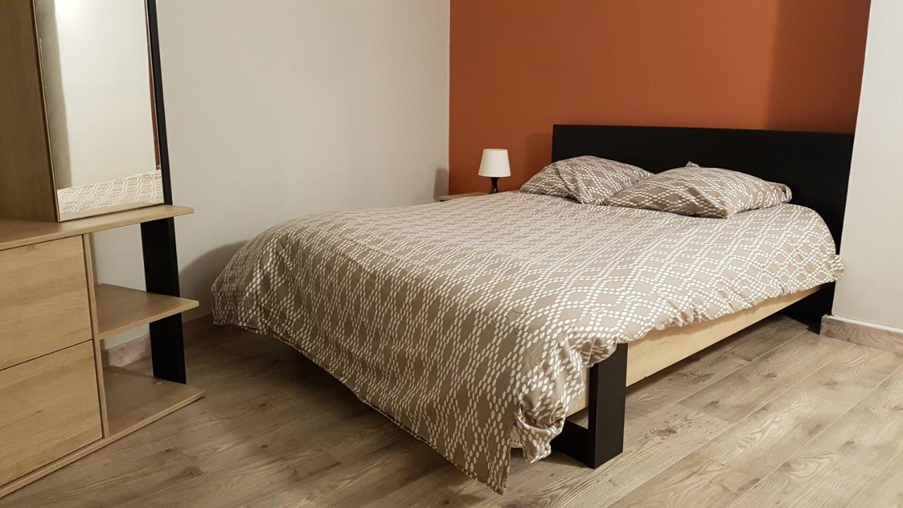 Grand Studio Et Jolies Chambres A Louer Passins Екстериор снимка