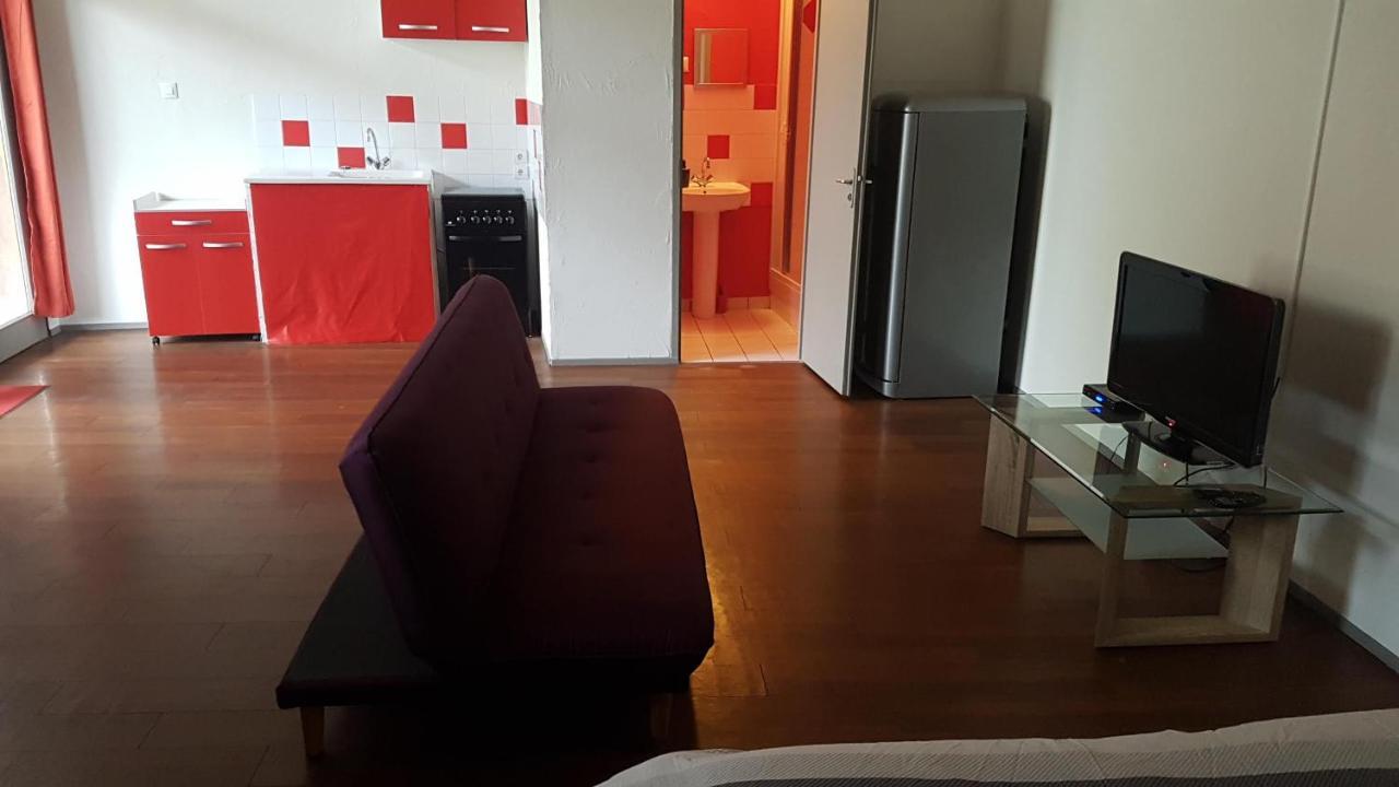 Grand Studio Et Jolies Chambres A Louer Passins Екстериор снимка